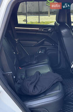 Позашляховик / Кросовер Porsche Cayenne 2013 в 