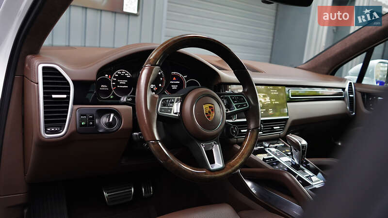 Позашляховик / Кросовер Porsche Cayenne 2020 в Львові