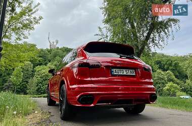 Позашляховик / Кросовер Porsche Cayenne 2015 в 