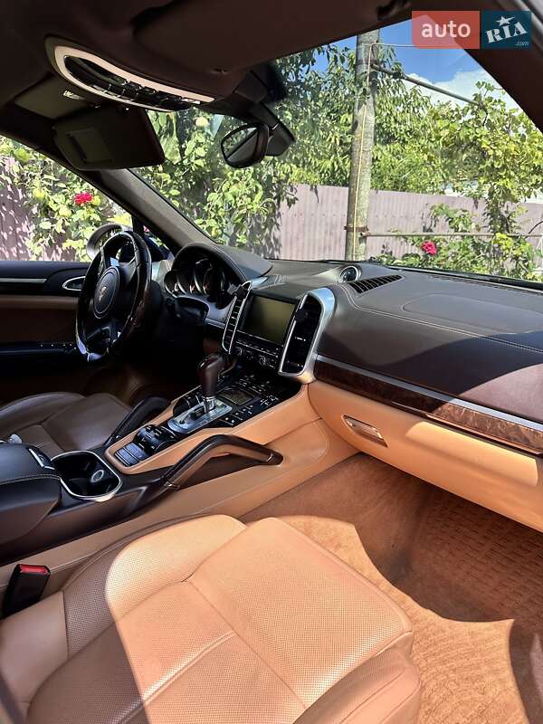 Внедорожник / Кроссовер Porsche Cayenne 2012 в Киеве фото 18 Внедорожник / Кроссовер Porsche Cayenne 2012 в Киеве