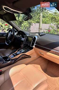 Позашляховик / Кросовер Porsche Cayenne 2012 в 
