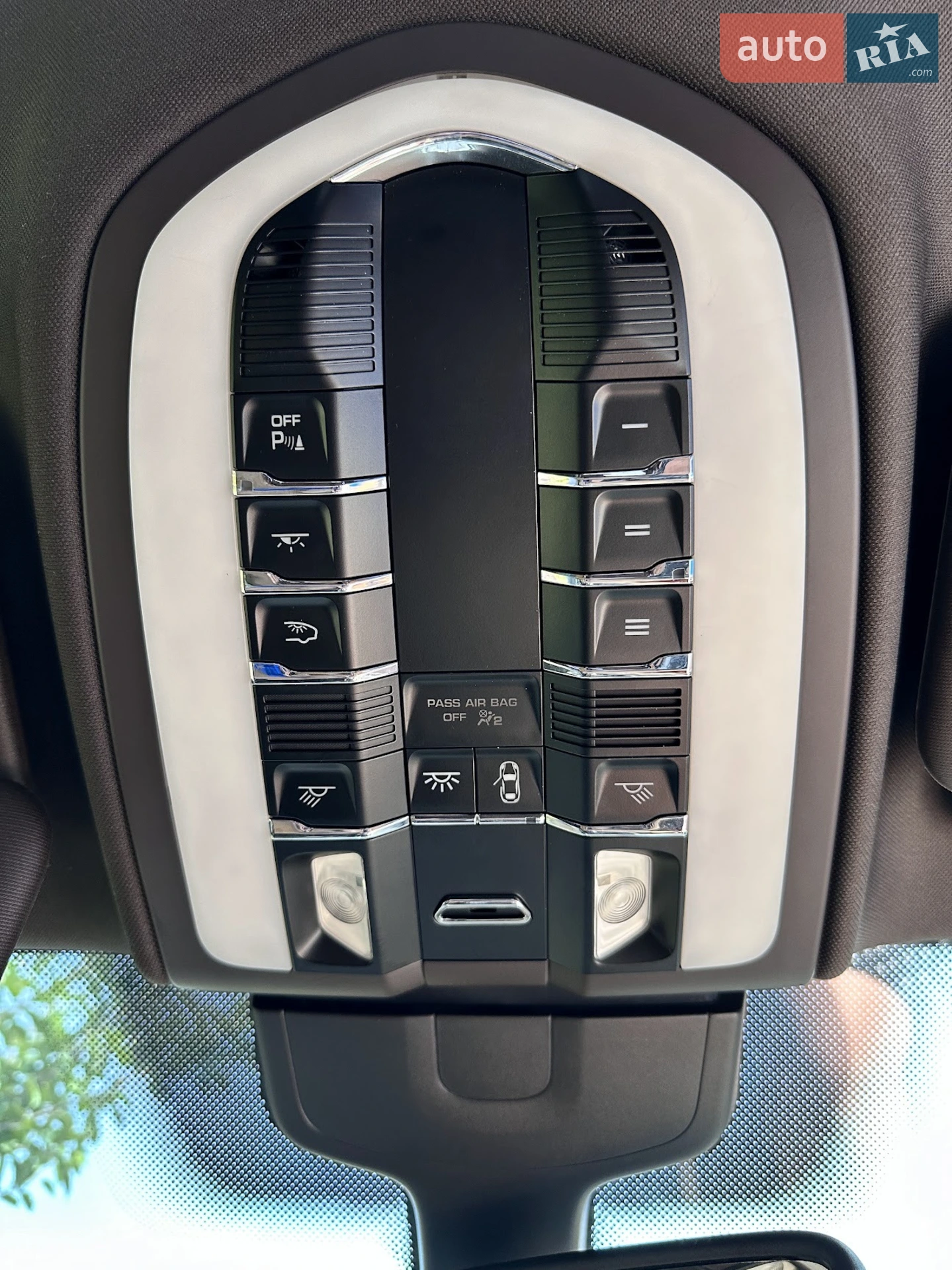2012 Porsche Cayenne - мініатюра 22
