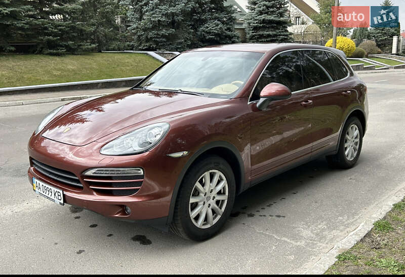Внедорожник / Кроссовер Porsche Cayenne 2011 в 