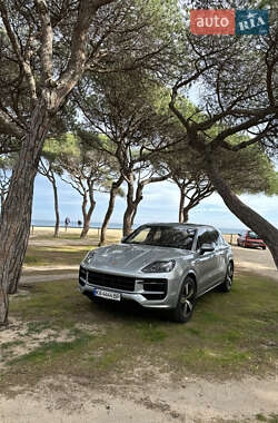 Позашляховик / Кросовер Porsche Cayenne 2023 в 