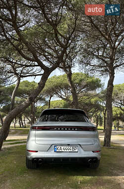 Позашляховик / Кросовер Porsche Cayenne 2023 в 