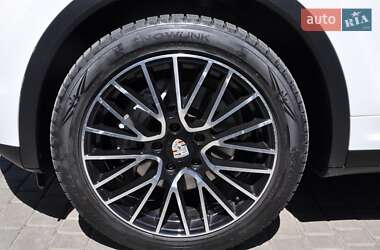 Внедорожник / Кроссовер Porsche Cayenne 2012 в 