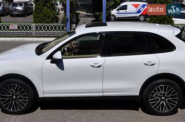 Внедорожник / Кроссовер Porsche Cayenne 2012 в 