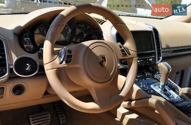 Внедорожник / Кроссовер Porsche Cayenne 2012 в 