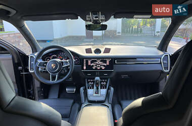 Внедорожник / Кроссовер Porsche Cayenne 2020 в 