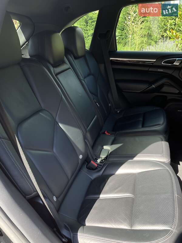 Внедорожник / Кроссовер Porsche Cayenne 2014 в Одессе
