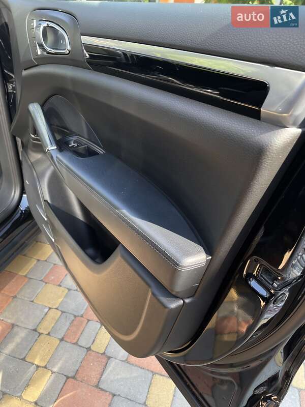 Внедорожник / Кроссовер Porsche Cayenne 2014 в Одессе