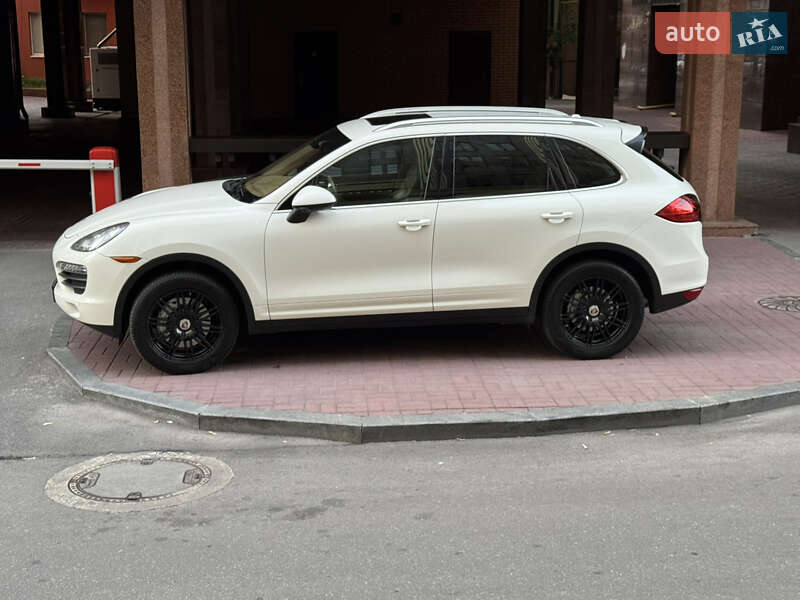 Внедорожник / Кроссовер Porsche Cayenne 2011 в Днепре