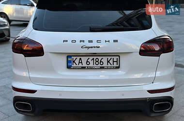 Позашляховик / Кросовер Porsche Cayenne 2013 в 