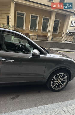 Позашляховик / Кросовер Porsche Cayenne 2020 в 