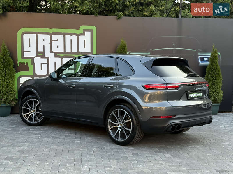 Внедорожник / Кроссовер Porsche Cayenne 2019 в Киеве