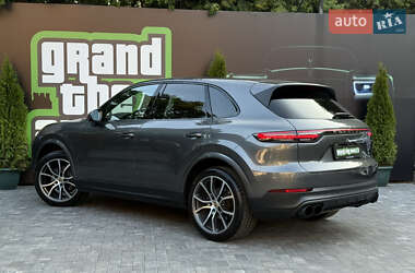 Позашляховик / Кросовер Porsche Cayenne 2019 в 