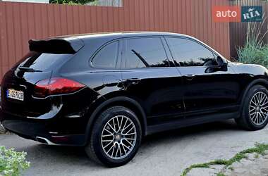Позашляховик / Кросовер Porsche Cayenne 2011 в 