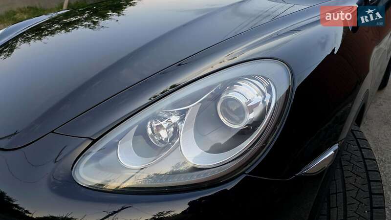 Внедорожник / Кроссовер Porsche Cayenne 2011 в Полтаве