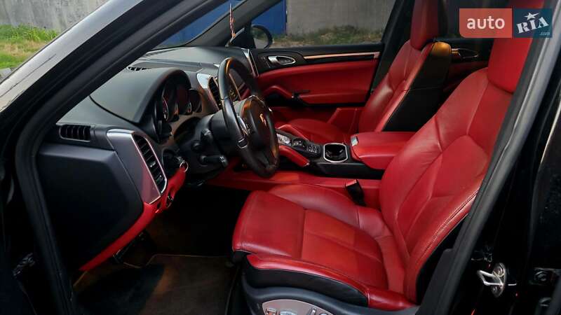 Внедорожник / Кроссовер Porsche Cayenne 2011 в Полтаве