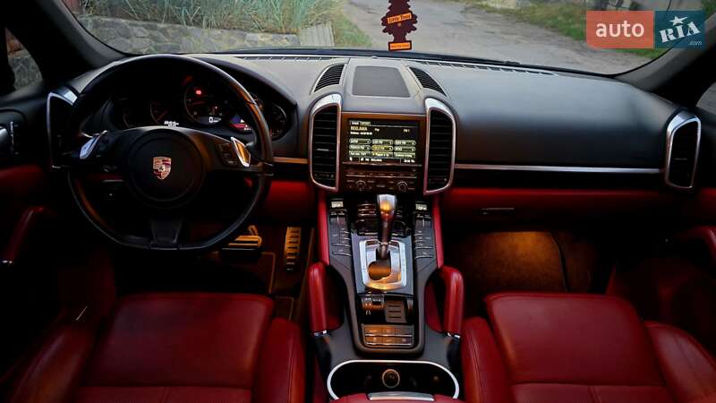 Внедорожник / Кроссовер Porsche Cayenne 2011 в Полтаве