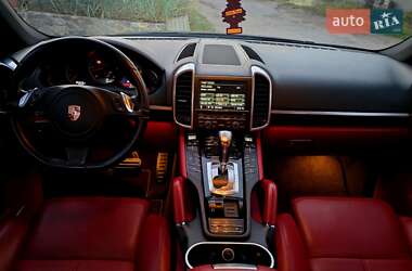 Позашляховик / Кросовер Porsche Cayenne 2011 в 