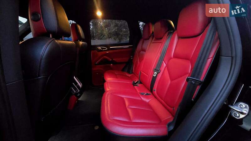 Внедорожник / Кроссовер Porsche Cayenne 2011 в Полтаве