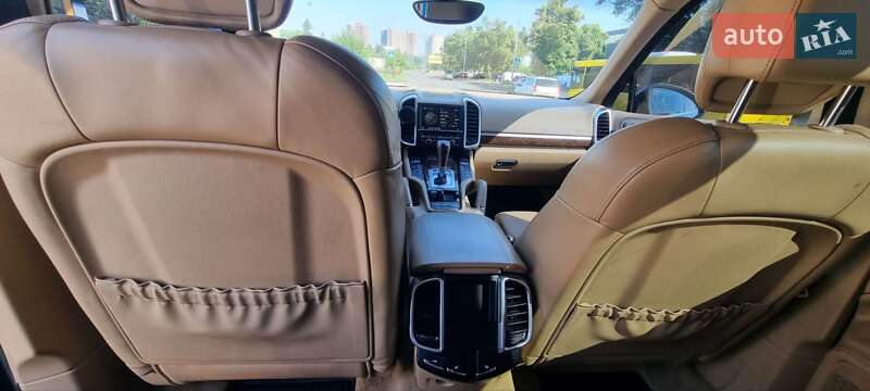 Внедорожник / Кроссовер Porsche Cayenne 2011 в Киеве