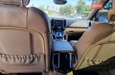 Позашляховик / Кросовер Porsche Cayenne 2011 в 