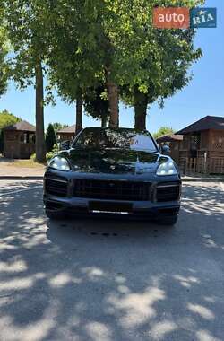 Внедорожник / Кроссовер Porsche Cayenne 2021 в 