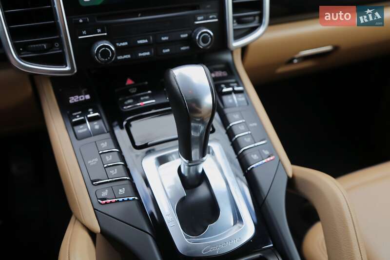 Внедорожник / Кроссовер Porsche Cayenne 2017 в Киеве