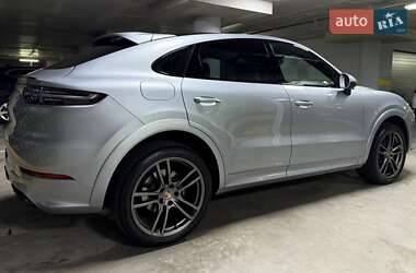 Внедорожник / Кроссовер Porsche Cayenne 2021 в 