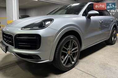 Внедорожник / Кроссовер Porsche Cayenne 2021 в 