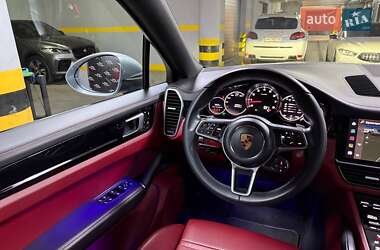 Внедорожник / Кроссовер Porsche Cayenne 2021 в 