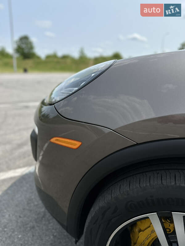 Внедорожник / Кроссовер Porsche Cayenne 2015 в Полтаве