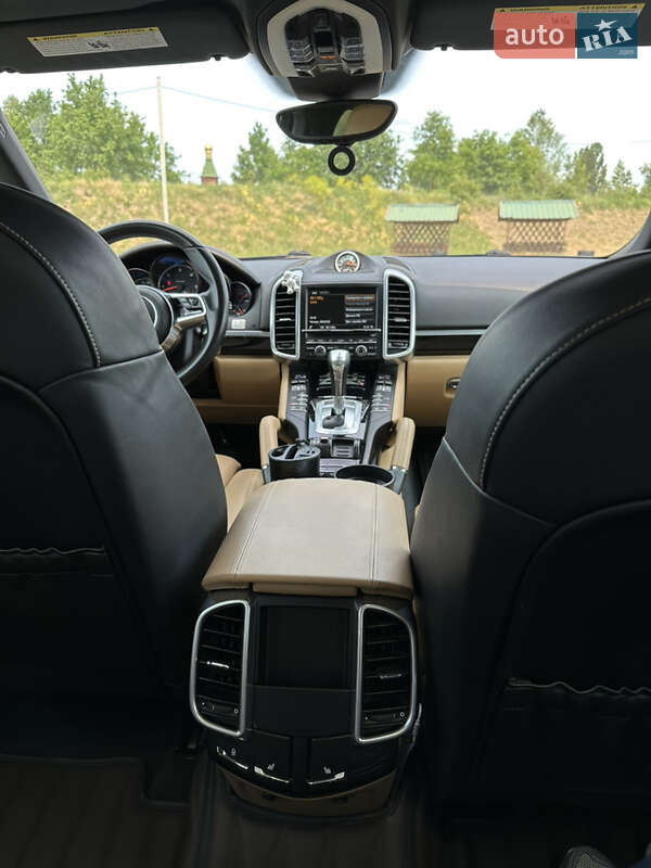 Внедорожник / Кроссовер Porsche Cayenne 2015 в Полтаве
