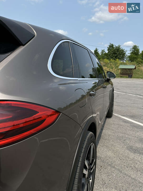 Внедорожник / Кроссовер Porsche Cayenne 2015 в Полтаве