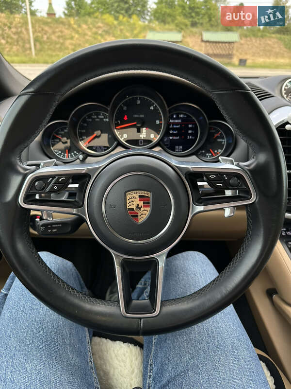 Внедорожник / Кроссовер Porsche Cayenne 2015 в Полтаве