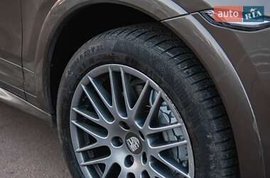 Позашляховик / Кросовер Porsche Cayenne 2013 в 