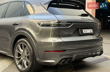 Позашляховик / Кросовер Porsche Cayenne 2022 в 