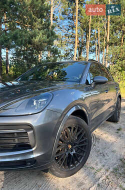 Внедорожник / Кроссовер Porsche Cayenne 2019 в 