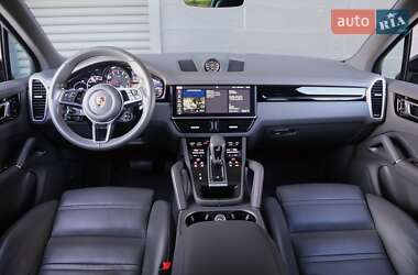 Позашляховик / Кросовер Porsche Cayenne 2019 в 