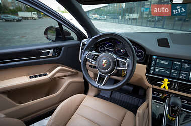 Позашляховик / Кросовер Porsche Cayenne 2019 в 