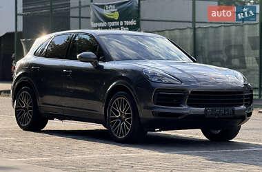 Позашляховик / Кросовер Porsche Cayenne 2019 в 