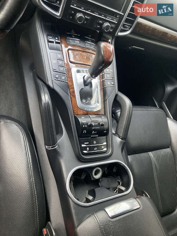 Внедорожник / Кроссовер Porsche Cayenne 2010 в Львове