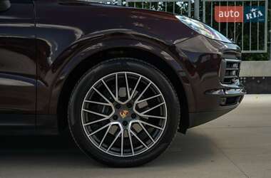 Внедорожник / Кроссовер Porsche Cayenne 2019 в 