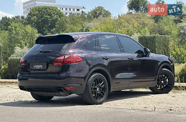 Внедорожник / Кроссовер Porsche Cayenne 2011 в 