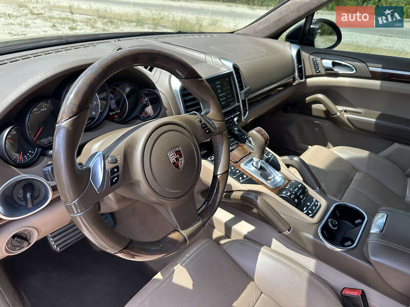 Внедорожник / Кроссовер Porsche Cayenne 2011 в Днепре
