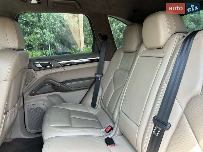 Внедорожник / Кроссовер Porsche Cayenne 2011 в Днепре