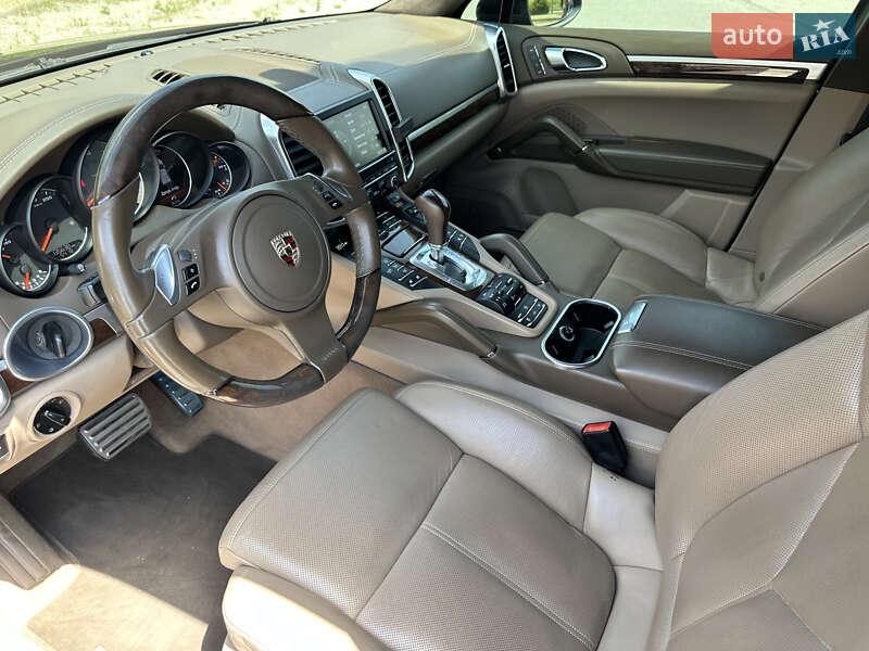 Внедорожник / Кроссовер Porsche Cayenne 2011 в Днепре