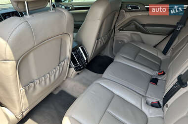 Внедорожник / Кроссовер Porsche Cayenne 2011 в 